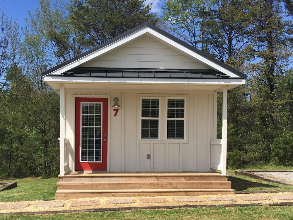 Greeter Falls Lodge 6