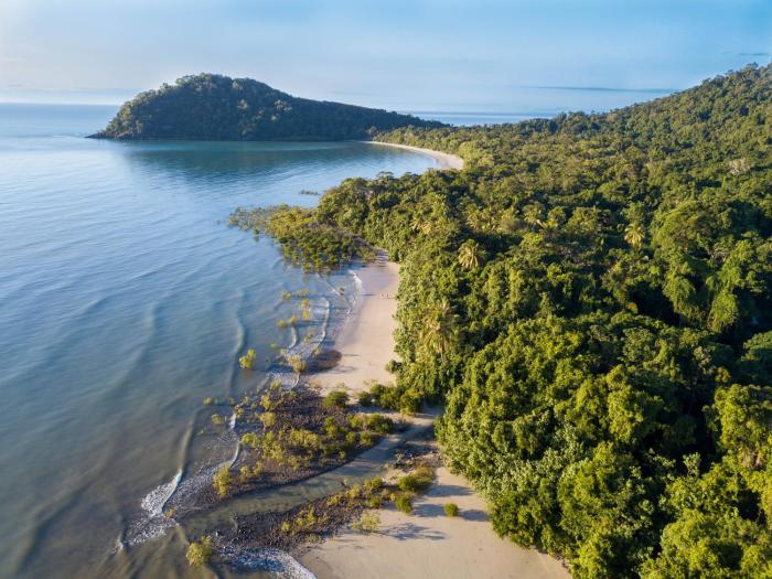 Cape Tribulation Beach House,,4 star