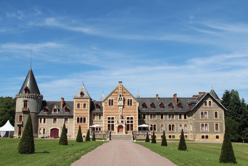 Chateau De Beguin,Bannegon>>Allier,3 star
