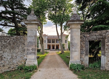 Hotel Villa Walbaum,615 Chem. Des Estrades,4 star