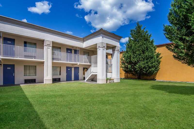 motel 6 opelika al