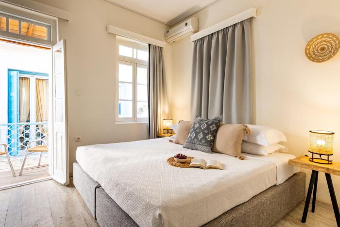 casa blue old port philian collection