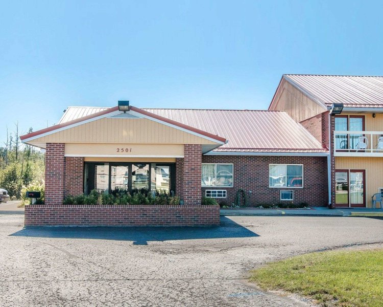 Econo Lodge Cadillac,Clam Lake Township>>Cadillac,2 star