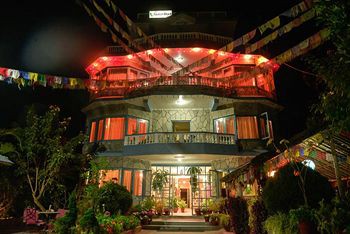The Silver Oaks Inn,Pokhara>>Gandaki,3 star