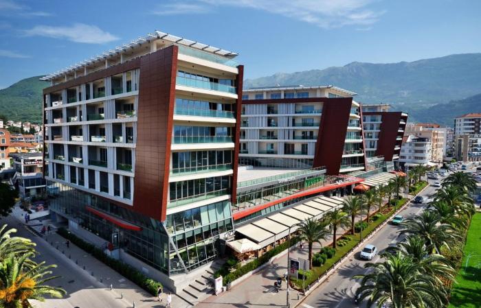 condo studio plaza