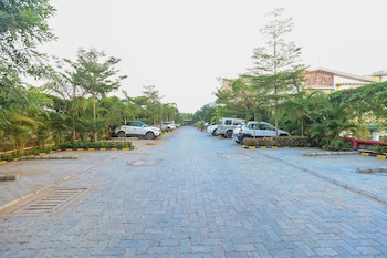 Hotel Crystal Crown,Chandrasekharpur,3 star