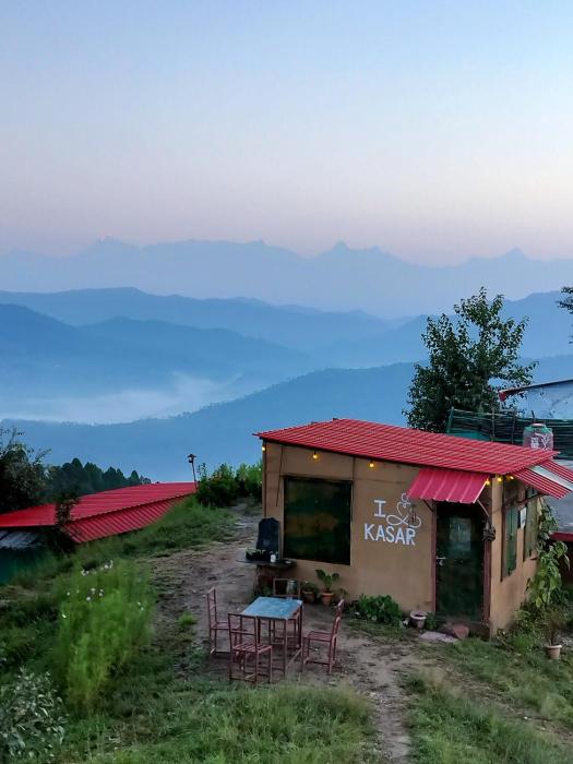 Traveller Hive Kasar Devi,Kasar Devi Village Matena, Near Trh, Deenapani, Uttarakhand 263601,2 star