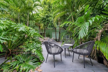 garden hotel miami airport trademark collection by wyndham
