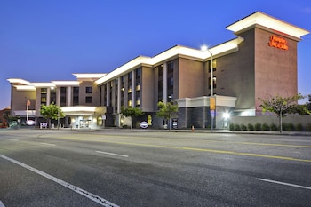 hampton inn and suites los angeles burbank airport