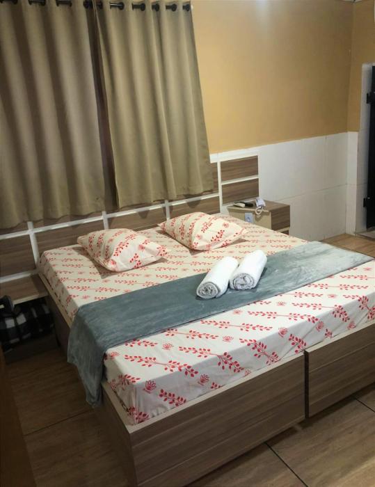 Hotel Ferrari,R Trevo De Santa Maria 26,0 star