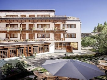 Hotel Dragon,Near Leh Bus Stand,3 star
