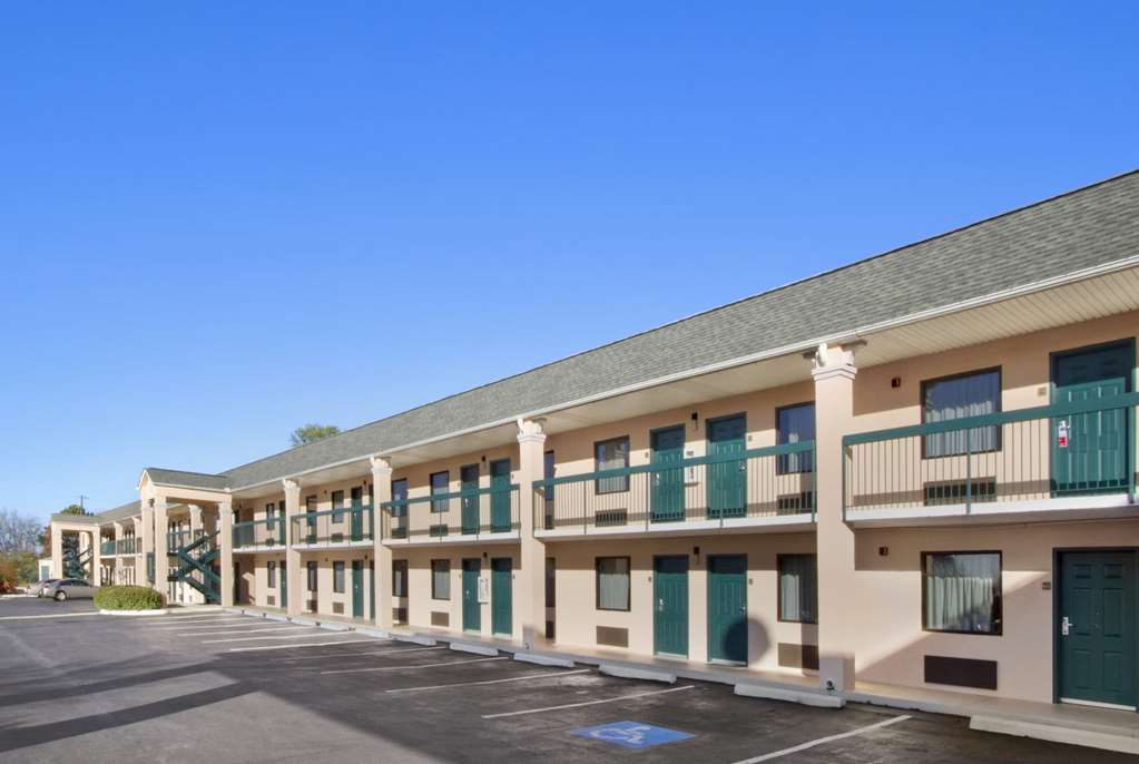 days inn by wyndham lexington columbia