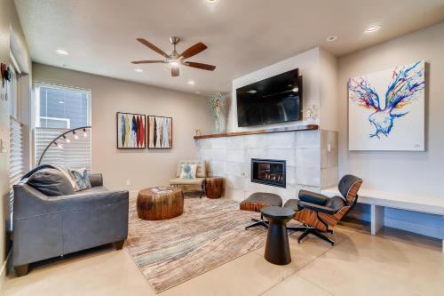 Fancy Townhome Near Old Town, Breweries And River!,,3.5 star