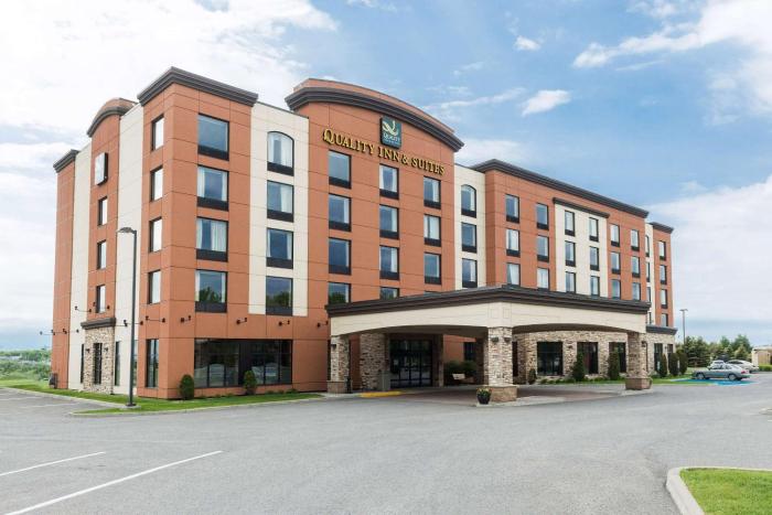 Quality Inn & Suites Levis,Levis>>Desjardins,4 star