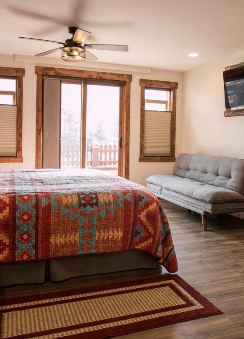 clear creek inn