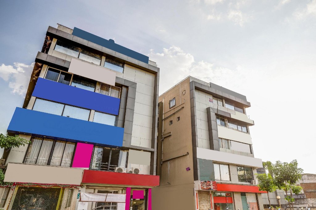 Hotel O Maple View,Naroda>>Ahmedabad,3 star