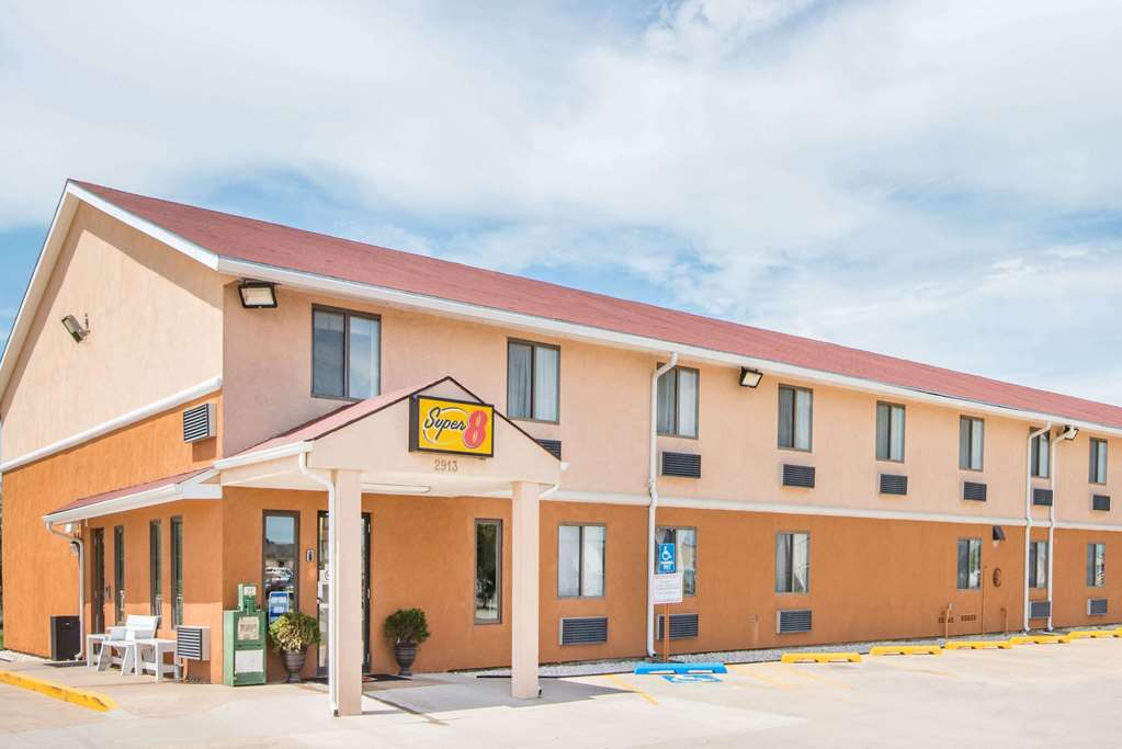 Super 8 By Wyndham Emporia,Kansas>>Emporia,2 star