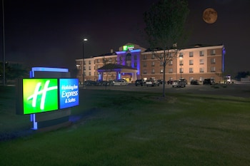 holiday inn express and suites detroit north troy by ihg