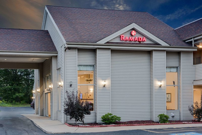 Ramada By Wyndham Cleveland Airport West,Cleveland>>Brook Park,2 star