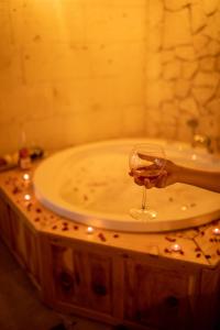 pome granate cave hotel