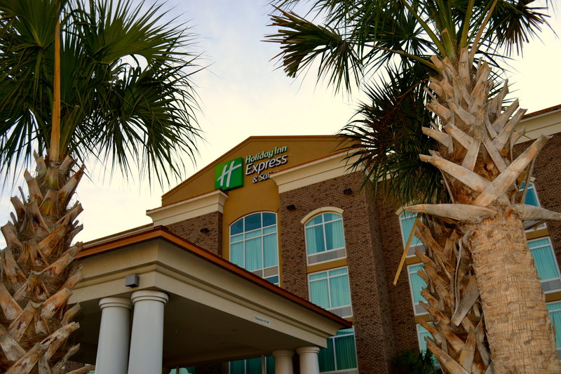 holiday inn express and suites charleston arpt con