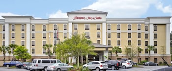 hampton inn and suites north charleston university blvd