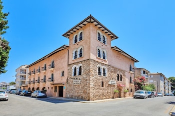 petit hotel restaurante ses rotges adults only