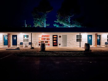 St Clair Motor Lodge,,0 star