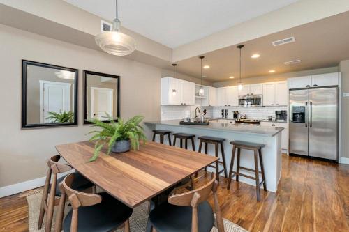 Amazing Urban Townhome Near Breweries & River!,,2 star