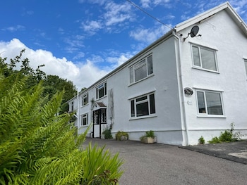 Cwmbach Cottages,Neath>>Cadoxton,3 star