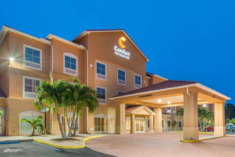 comfort inn and suites airport