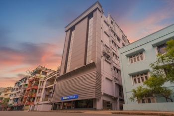 Fabhotel Eros 211,Park Circus,3 star