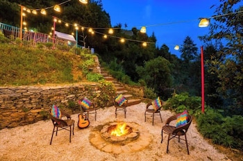 goSTOPS Mukteshwar - Private Rooms And Dorms,,3 star