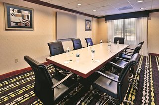 holiday inn express coventry s west warwick area