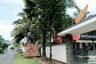 Hau Beach Batukaras,,2 star