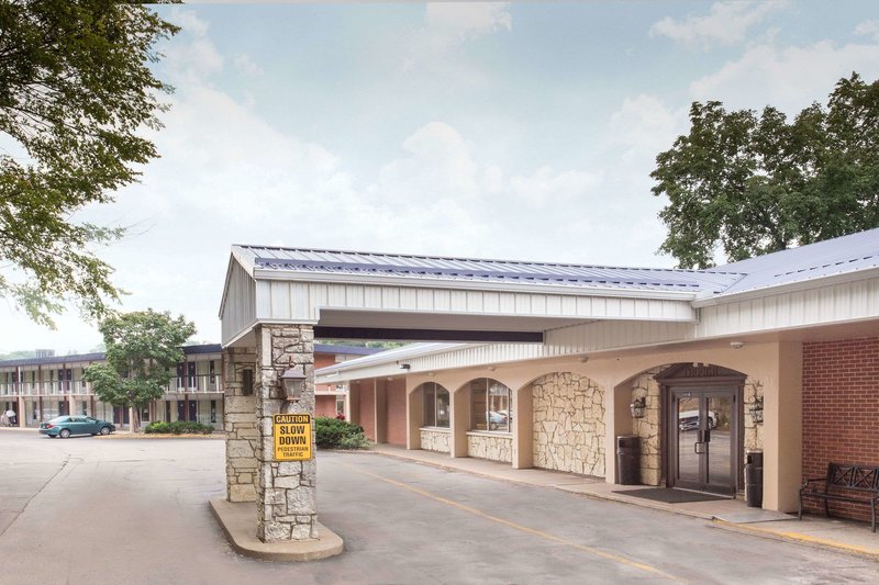 days inn by wyndham dubuque