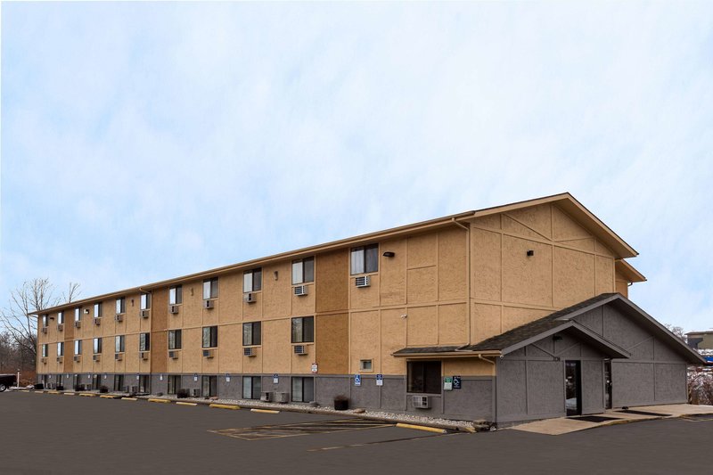 super 8 by wyndham dubuque