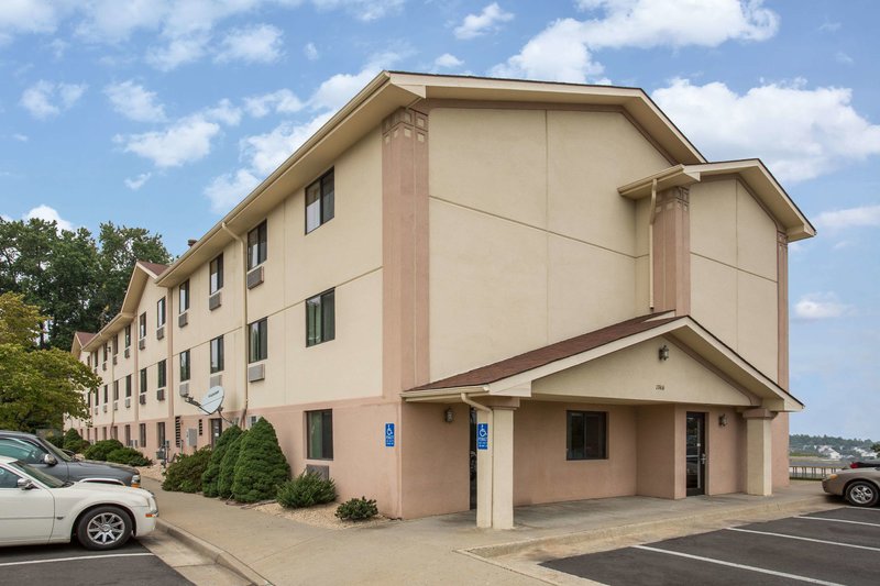 Super 8 By Wyndham Dumfries/Quantico,Washington>>Dumfries,2 star