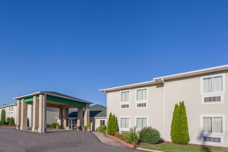 American Inn And Suites Dundee,Monroe>>Dundee,2 star