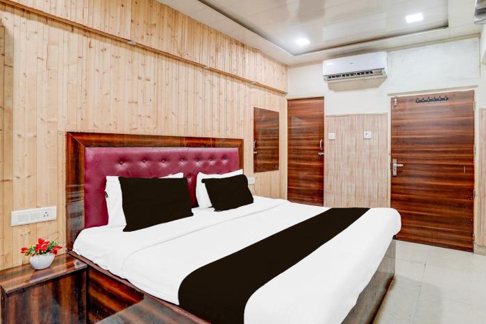 collection o tajganj west gate formerly hotel host