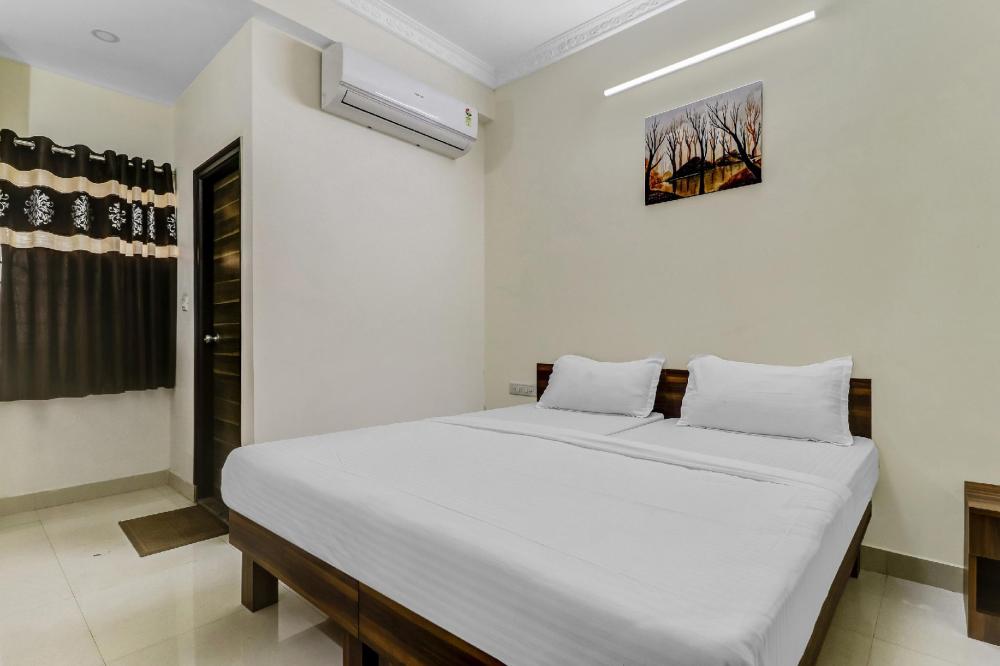 Capital O 82296 Safari Rooms,India>>Bengaluru,3 star