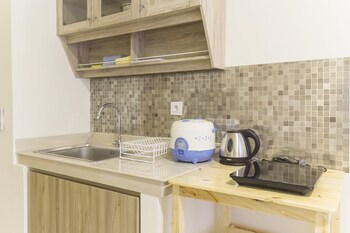 Homey And Cozy Stay 2Br At Meikarta Apartment,,0 star