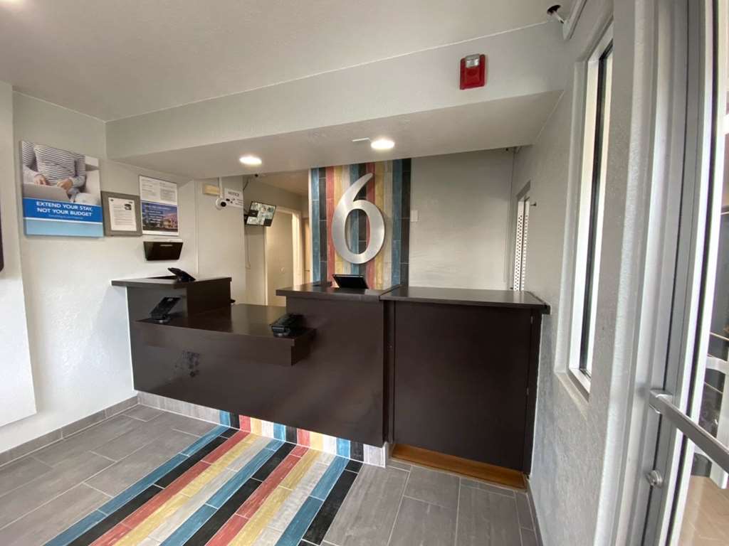 Albuquerque, Nm - Midtown,,2.5 star