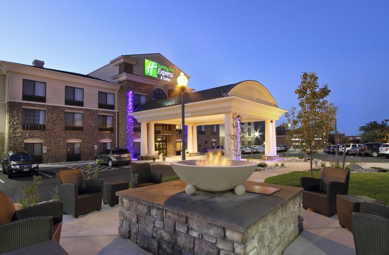 holiday inn express and suites colorado springs fi