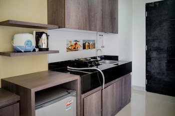 Cozy And Sweet Studio At Paramount Skyline Apartment,,0 star