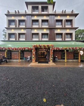 City Point Executive,Maharashtra>>Pune,2.5 star