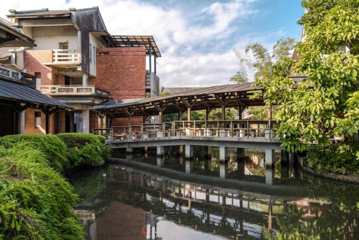the moment hotel yilan by lakeshore