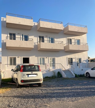 sole mare seaside apts