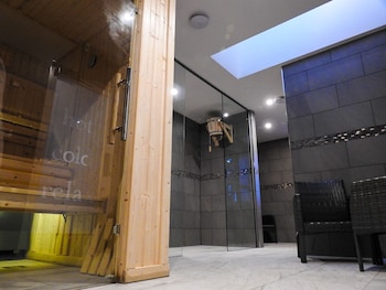 House Of Juniper - The Manse,,2 star