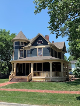 Netherfield Place,,2.5 star